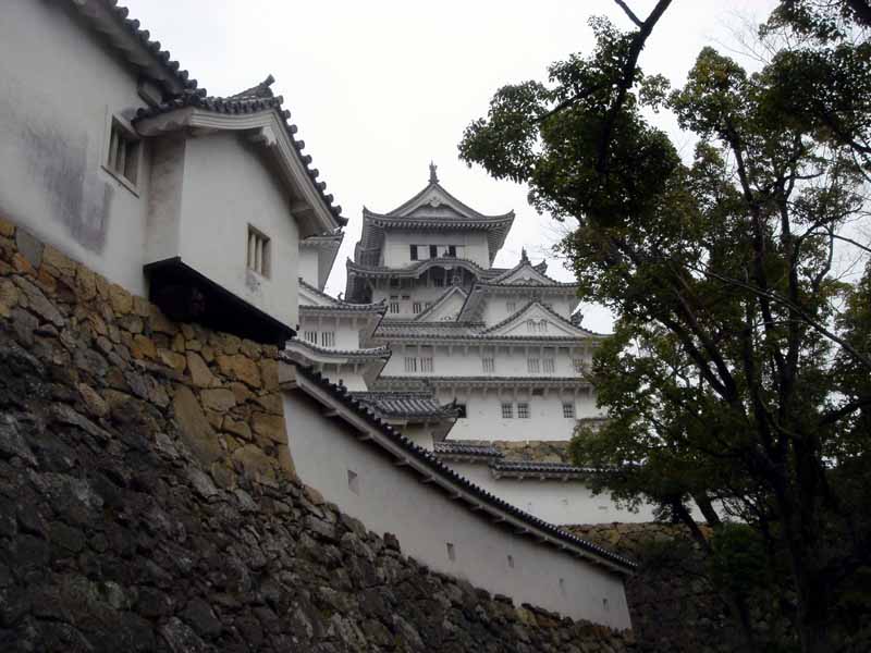 Himeji-jo from up close