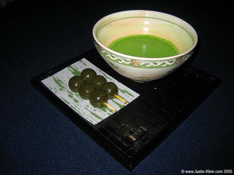 Some matcha and “dango” (dumplings). Drool.