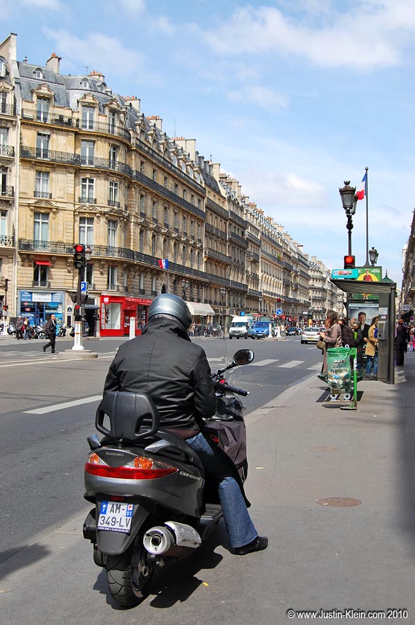 Avenue des Champs-Elysees.