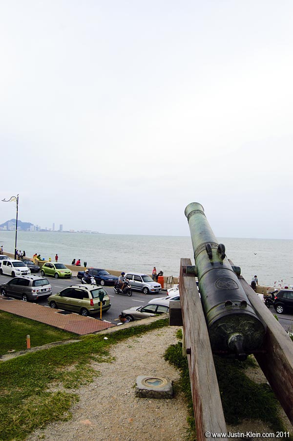 A famous cannon at Fort Cornwallis.